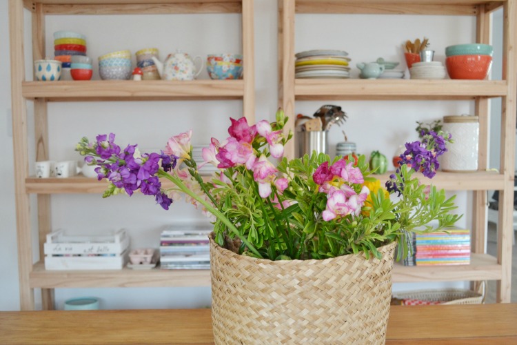 How to make your own wooden shelf